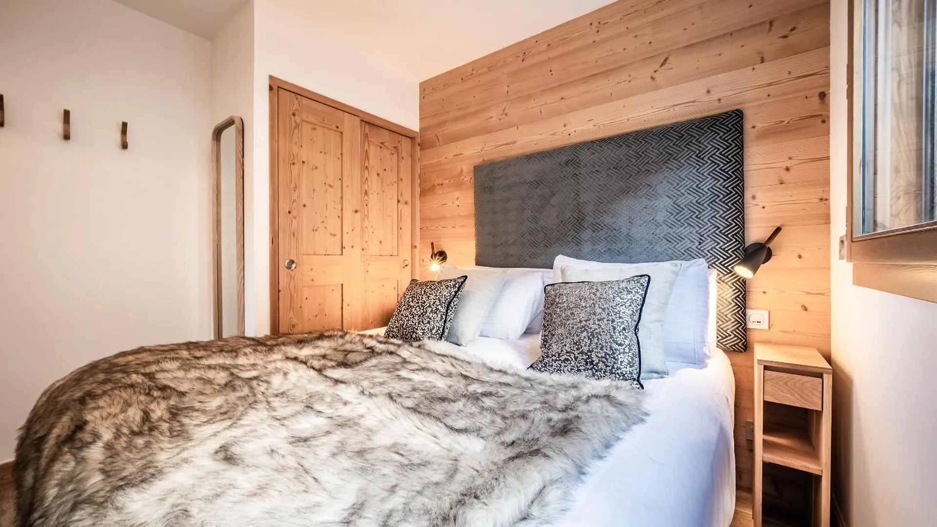 Apartment Altum, Morzine - By Emerald Stay France