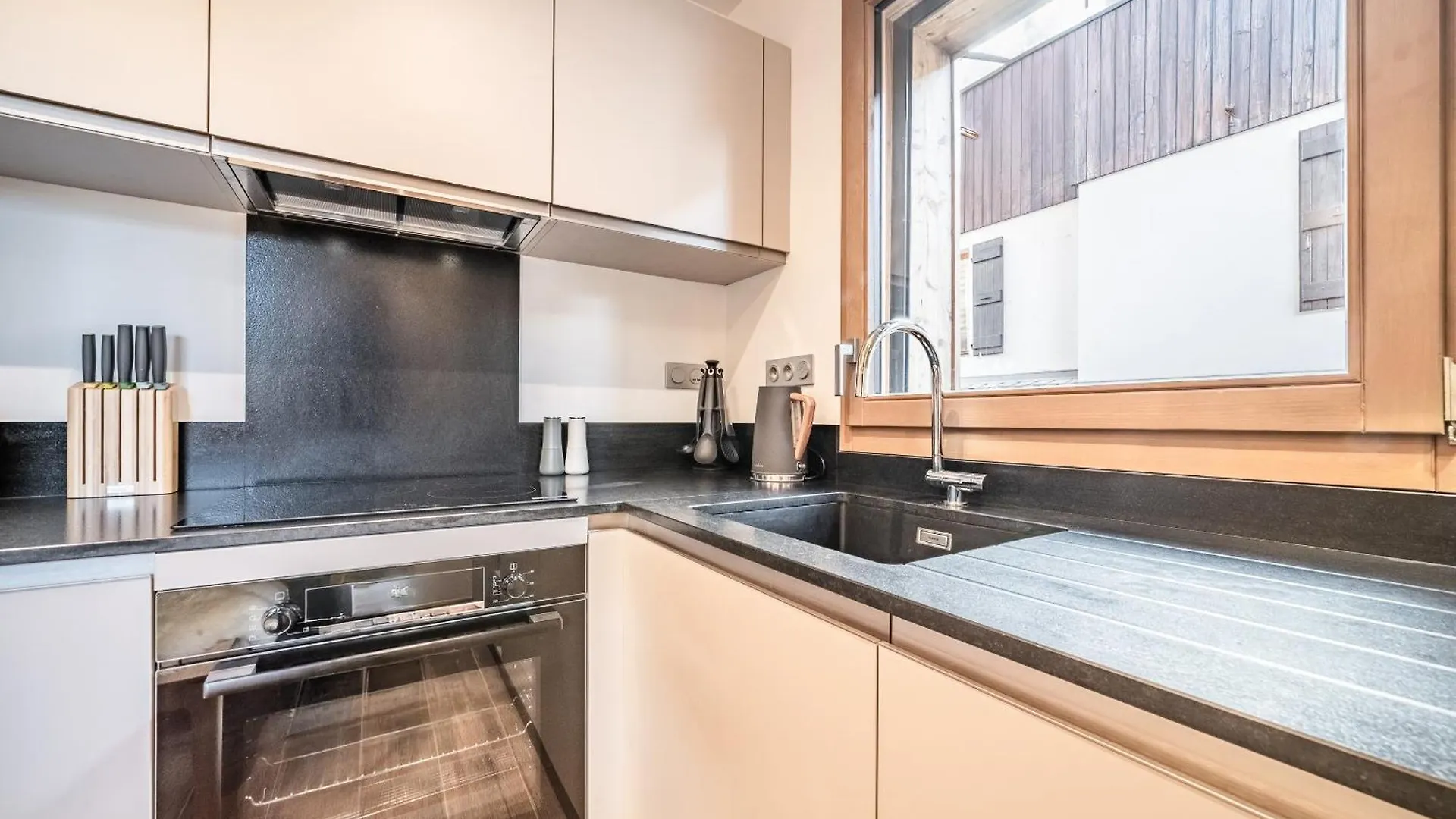 Apartment Altum, Morzine - By Emerald Stay