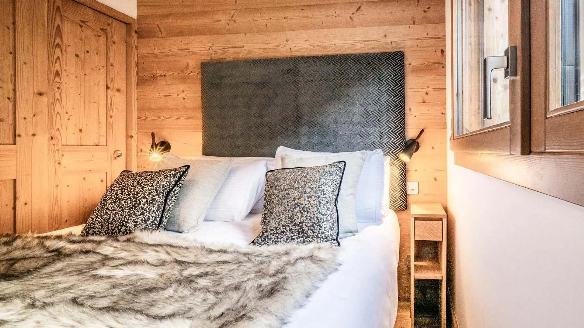 Apartment Altum, Morzine - By Emerald Stay
